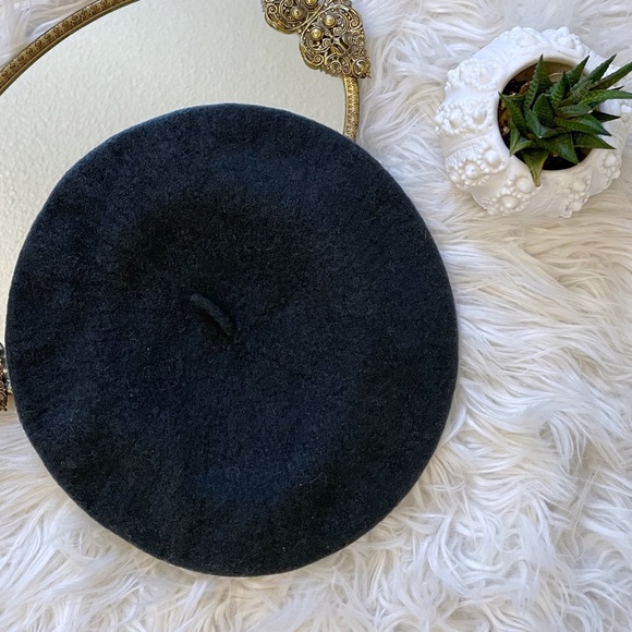 NWOT dark grey wool blend beret, O/S - Picture 2 of 7